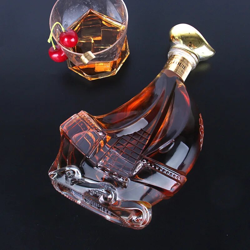 “Ship” whiskey decanter